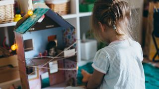 Cat costa cea mai scumpa casa de papusi din lume. Suma este incredibila