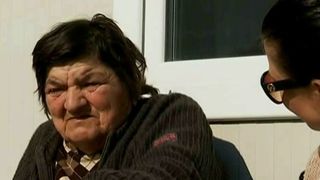 A fost lasata pe drumuri chiar de propria fiica: "Mi-a zis sa vand casa si am ramas pe strada". O poveste tulburatoare! Cum poate chiar fiica ei sa ii faca asta