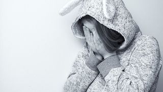 Anual, mii de copii sunt abuzati sexual in Romania. Avocatul Poporului s-a sesizat din oficiu si va demara o ancheta