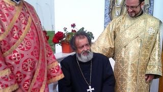 Ce s-a intamplat la 40 de zile de la inmormantarea parintelui care crestea 117 copii! Mormantul a luat foc