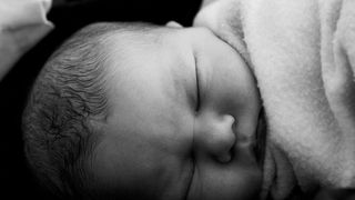 Mama a 6 copii din Timis, moarta dupa ce a nascut un bebelus urias. "M-au lasat sa nasc natural. Nu mai pot!"