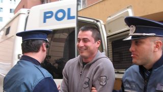 Dezvaluiri din puscarie. Cristian Cioaca si-a facut brigada in inchisoare pentru a se proteja. Detinutii nu il vad cu ochi buni