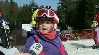 Iarna nu se da dusa din nordul tarii! A fost bucuria celor mari, dar mai ales a copiilor, care au au ajuns pe partii inca de la prima ora.