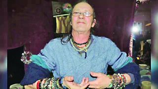 Dezvaluiri despre orgiile Gurului Sebi din Romania. Sclavele lui sexuale erau supuse la umilinte si torturi greu de descris