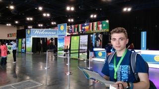 El este elevul roman admis o universitate de renume din SUA. Constanteanul de 17 ani explica  de ce Romania nu are nimic de oferit in ceea ce priveste cariera si educatia copiilor