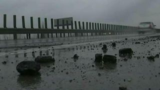 Prapad pe Autostrada Soarelui. Cateva picaturi de ploaie au distrus gropile &bdquo;reparate&rdquo; de autoritati. Soferii care merg cu peste 80/h au sanse sa isi dezmembreze masinile