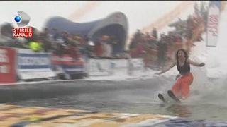 Nebunie la Paltinis. Zeci de tineri curajosi au renuntat la haine si au facut spectacol la temperaturi extreme