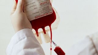 Doi angajati ai Centrului de Transfuzii Sangvine din Craiova sunt audiati de procurori, fiind suspectati de trafic cu sange