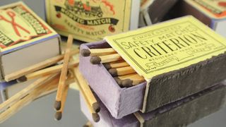 Un bebelus din Bacau a murit dupa ce fratele sau a dat foc caruciorului in care acesta se afla