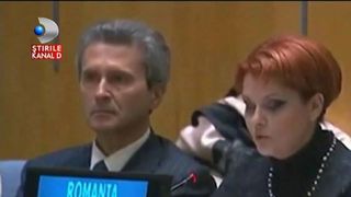 "Le marche du tramvai". Lia Olguta Vasilescu nu se lasa. Dupa demonstratia de engleza, a venit randul francezei. Ministrul Muncii a facut iar senzatie pe internet