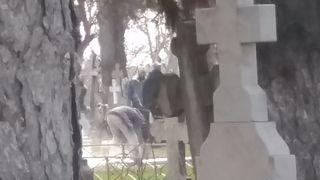 La cimitir, ieri, muncitorii lucrau la cripta Ilenei Ciuculete