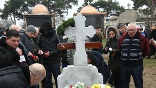 Mormantul Ilenei Ciuculete este langa cel al lui Nae Manea