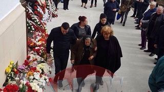 Ce s-a intamplat chiar in ziua inmormantarii Ilenei Ciuculete. Femeia asta nu are liniste nici macar in pamant. Toata lumea e socata