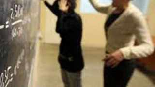 Ce s-a intamplat cu profesoara care ii numea pe copii nesimtiti, gunoaie si umflatia