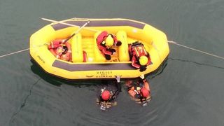 Trei romani au murit dupa ce au cazut cu masina intr-un rau, in nordul Italiei