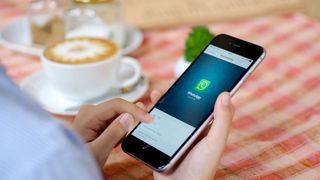 Folosesti Whatsapp? Mare atentie cand primesti fotografii. Acesta este virusul care sparge conturile