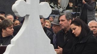 Nora Ilenei Ciuculete, distrusa la inmormantarea artistei. Este mama singurului nepot al cantaretei