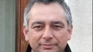 Povestea afaceristului care si-a cumparat satul natal din Hunedoara! E proprietarul a 50 de gospodarii si vreo 300 de hectare de teren! Are, insa, si o idee de afacere