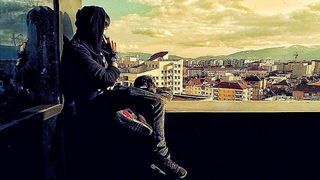 Sibiu: Doua profesoare si inca un adult s-au aflat pe bloc inainte ca fata de 15 ani sa cada si sa-si piarda viata