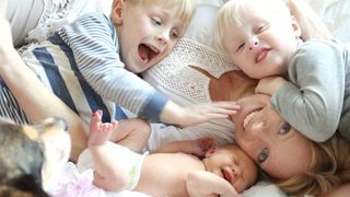 Copiii sub trei ani de zile vor fi scosi de la plata cheltuielilor de intretinere. Un proiect de lege in acest sens a fost aprobat