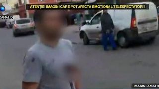 Un barbat s-a plimbat minute in sir pe strada cu o rana pe care si-a facut-o in piept din gelozie