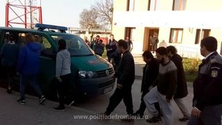 Sase iranieni si patru afgani, prinsi de politistii de frontiera din Timis cand incercau sa intre ilegal in tara din Serbia