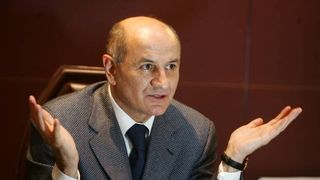 George Copos isi vinde un hotel de pe litoral!