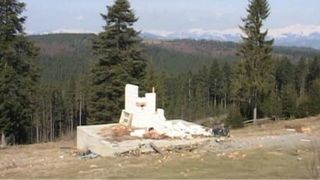 Hotii au dat lovitura in Pasul Tihuta! Au furat o cabana intreaga. Cladirea a disparut intr-o noapte