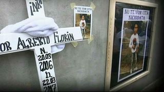 Baietelul de 11 ani lovit mortal de o masina a fost condus pe ultimul drum. Sfasiati de durere, parintii mai au o singura dorinta