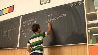 Patru elevi ai unui liceu din Ploiesti, la spital dupa ce le-a cazut tabla in cap