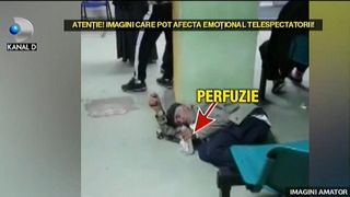 A asteptat zeci de minute sa il bage cineva in seama la spital. Un batran bolnav a decis sa se aseze pe jos, insa reprezentantii spitalului au avut o reactie halucinanta: "Joaca teatru!"