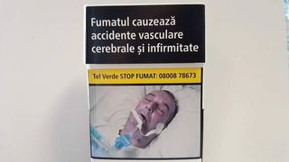 Copiii romanului in coma de pe pachetul de tigari, acuzati ca mint."Dumnezeu e sus si vede!"