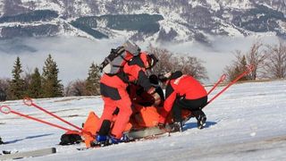 Salvamontistii au salvat viata unei turiste de 27 de ani care s-a ratacit la schi in Muntii Fagaras