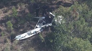 Doua avioane s-au ciocnit in aer si s-au prabusit intr-o padure din Florida. Fiecare avea la bord o singura persoana. Nimeni nu a supravietuit