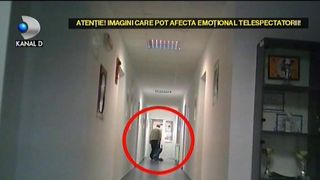 Ancheta la scoala speciala din Bucuresti, unde un profesor a recunoscut tortura la care sunt supusi copiii. "Bate la ei ca la fasole. Toti ii batem. Toti, toate clasele de sus pana jos"