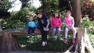 Patru dintre copiii cuplului Ogararu