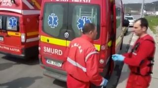 Un barbat din Mioveni si-a dat foc in fata politistilor. Era suparat ca il parasise iubita