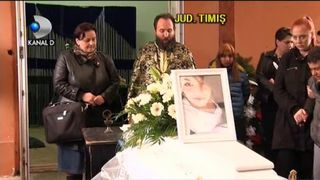 Ti se face pielea de gaina! Tinerii carbonizati din Timis au fost inmormantati. Durere ingrozitoare si tipete de parinti disperati. Soferul ar fi putut sa ii salveze, dar era drogat si a fugit