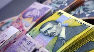 Militarii si politistii raman cu aceleasi salarii, dar sporurile se vor dubla. Serviciul de permanenta, un plus de 40% la salariu