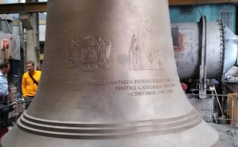 Clopotul de "Cartea Recordurilor" de la Catedrala Mantuirii Neamului