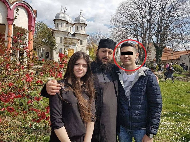 Anamaria, alaturi de Parintele Efrem si iubitul ei, Dan