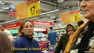A inceput imbulzeala in magazine. Oamenii au dat navala peste cozonaci si carne