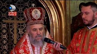 Gestul arhi-episcopului Dunarii de Jos i-a lasat pe toti muti de emotie. Ce a facut pentru copilasi in Joia mare