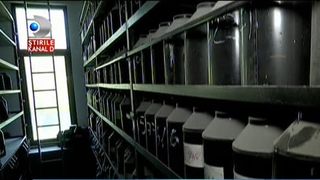 Absolut sinistru! Zeci de urne pline cu cenusa oamenilor morti zac uitate la crematoriu