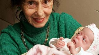 Cum arata Adriana Iliescu in tinerete. Cea mai batrana mama din tara facea ravagii