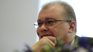 Sotia lui Dan Mihalache are un salariu de peste 17.000 de lei pe luna! Unde lucreaza nevasta celui mai controversat ambasador al nostru la Londra