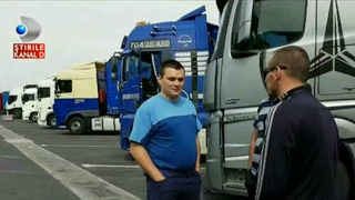 Nebunie in Vama Nadlac, la iesirea din tara. Tiristii au stat ore in sir ca sa iasa din Romania - "E o bataie de joc inimaginabila"