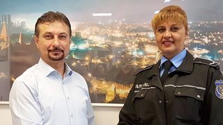 O politista din Hunedoara a gasit 17.000 de lei uitati de un pensionar intr-un bancomat