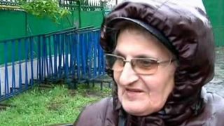 Chiar daca Izvorul Tamaduirii e abia maine, cativa credinciosi din Braila s-au asezat inca de astazi la coada pentru apa sfantita