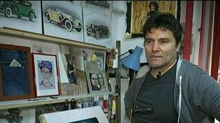 Povestea lui Gica, barbatul care face adevarate opere de arta de pe patul de moarte. O boala necrutatoare l-a facut sa isi descopere harul